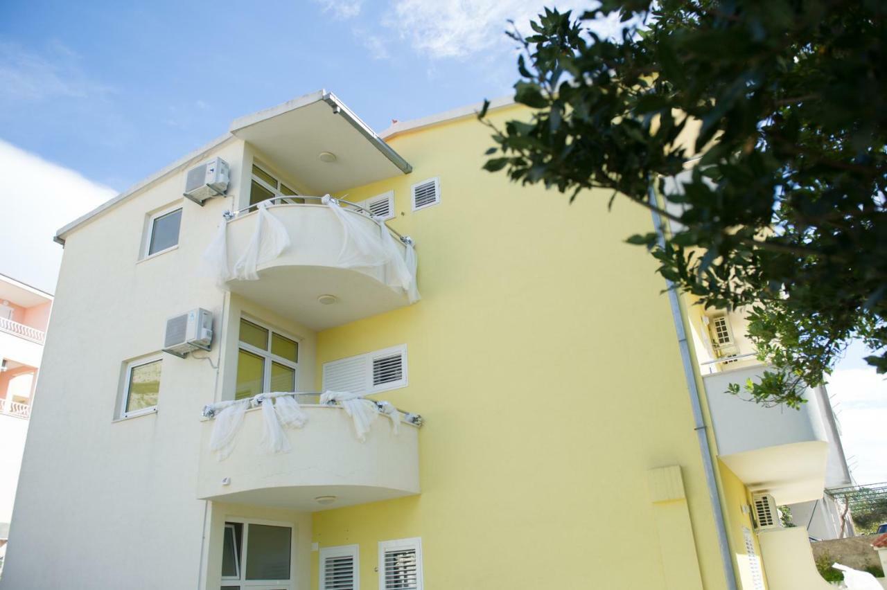 Deluxe Apartment F & M Tučepi Exterior foto